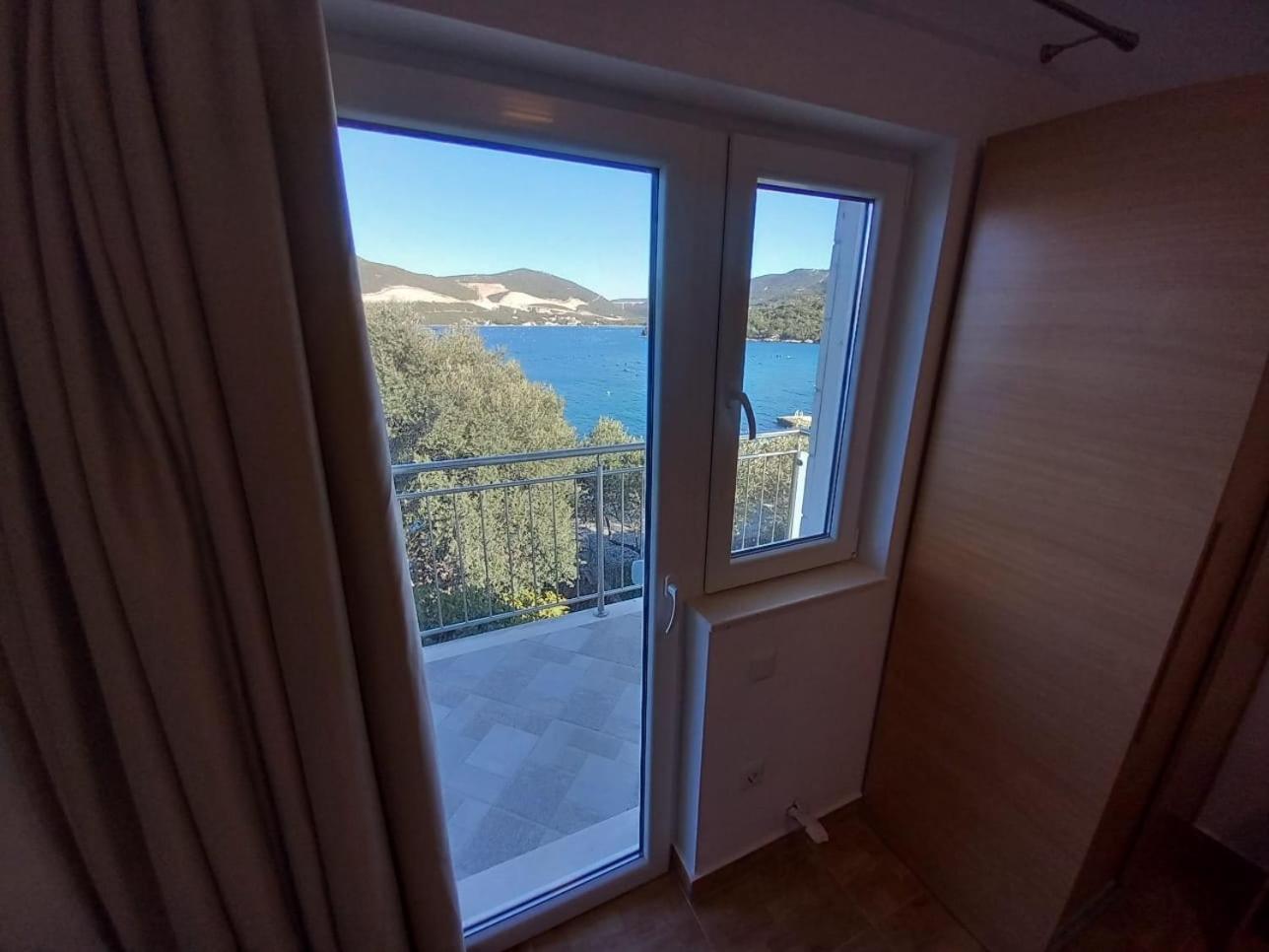 Apartments By The Sea Kabli, Peljesac - 10225 Brijesta Kültér fotó